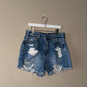 American Eagle Distressed Denim 90s Boyfriend Short